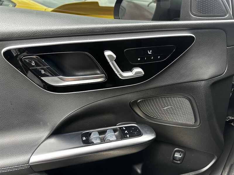 2022 Mercedes-Benz C 300 * MATTE GRAY * LOW MILES * TINT * MOONROOF * - Photo 16 - Vista, CA 92084