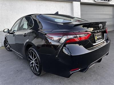 2022 Toyota Camry SE   - Photo 11 - Vista, CA 92084