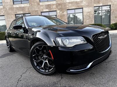 2019 Chrysler 300 Touring   - Photo 8 - Vista, CA 92084