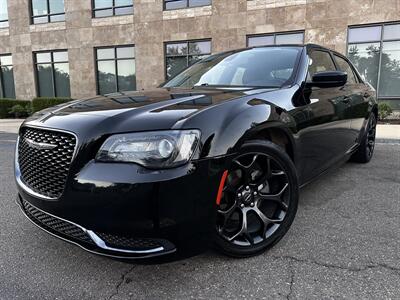 2019 Chrysler 300 Touring   - Photo 10 - Vista, CA 92084