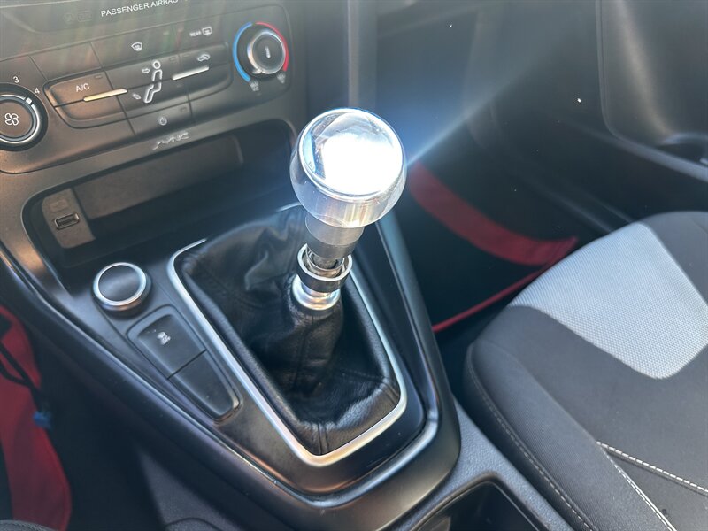 2016 Ford Focus ST - Photo 18 - Vista, CA 92084