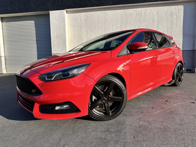 2016 Ford Focus ST - Photo 7 - Vista, CA 92084