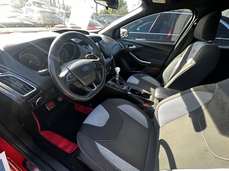 2016 Ford Focus ST - Photo 21 - Vista, CA 92084