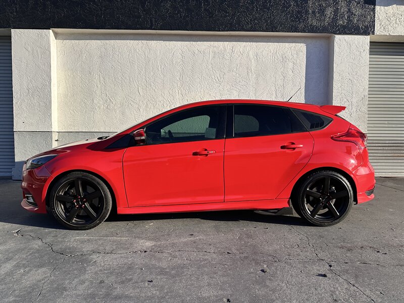 2016 Ford Focus ST - Photo 11 - Vista, CA 92084