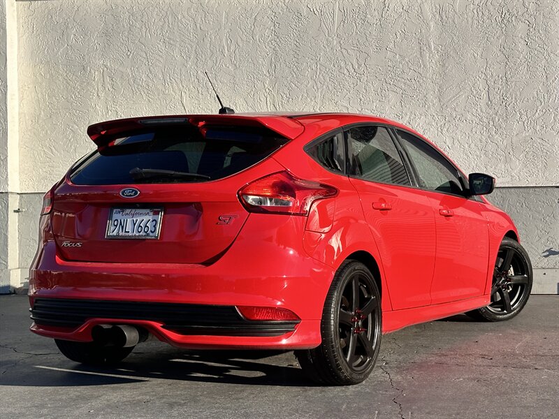 2016 Ford Focus ST - Photo 2 - Vista, CA 92084
