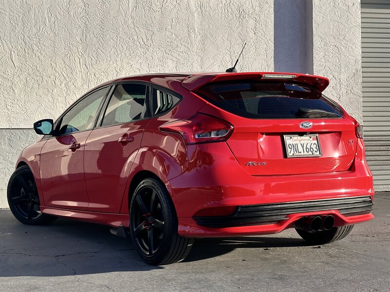 2016 Ford Focus ST - Photo 4 - Vista, CA 92084