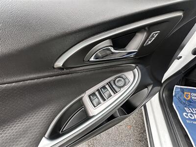 2024 Chevrolet Malibu LT   - Photo 36 - Vista, CA 92084