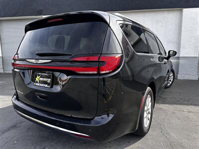 2022 Chrysler Pacifica Touring L   - Photo 9 - Vista, CA 92084