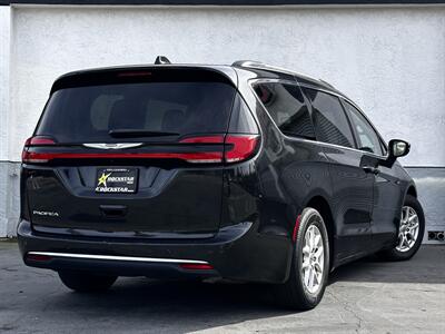 2022 Chrysler Pacifica Touring L   - Photo 2 - Vista, CA 92084