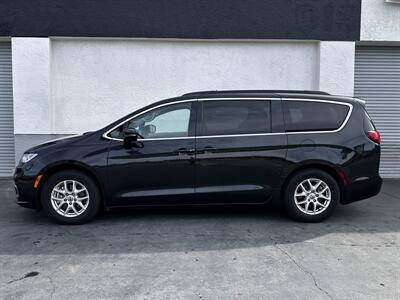 2022 Chrysler Pacifica Touring L   - Photo 5 - Vista, CA 92084