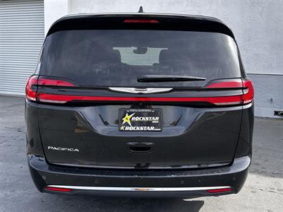 2022 Chrysler Pacifica Touring L   - Photo 7 - Vista, CA 92084