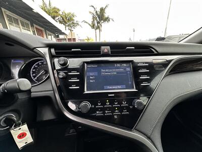 2020 Toyota Camry LE   - Photo 14 - Vista, CA 92084