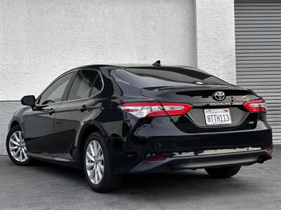 2020 Toyota Camry LE   - Photo 4 - Vista, CA 92084