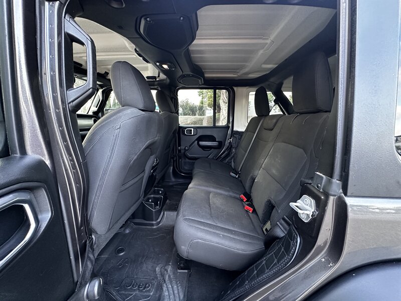 2018 Jeep Wrangler Sport   - Photo 16 - Vista, CA 92084