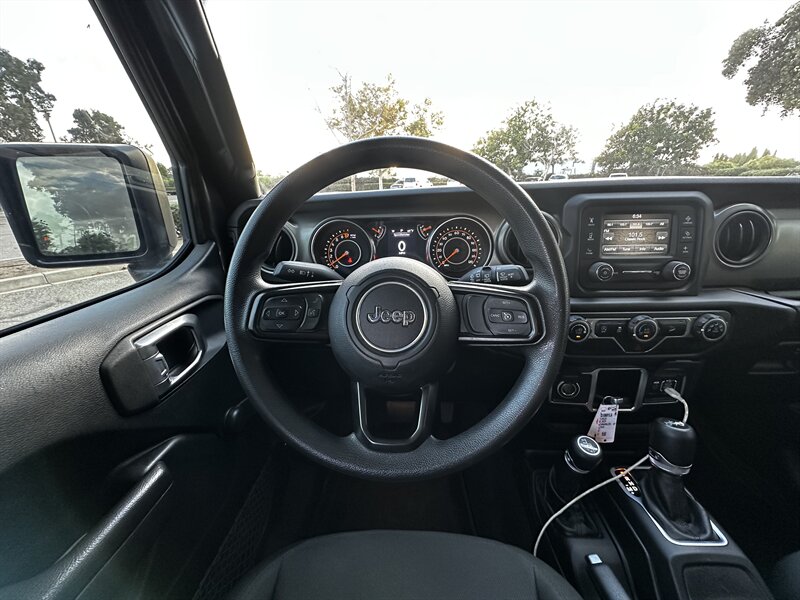 2018 Jeep Wrangler Sport   - Photo 8 - Vista, CA 92084