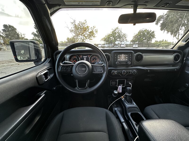 2018 Jeep Wrangler Sport   - Photo 13 - Vista, CA 92084