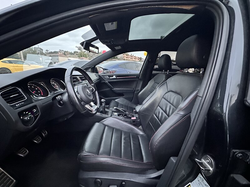 2016 Volkswagen Golf GTI Autobahn * TURBO * 6 SPEED MANUAL * LEATHER * - Photo 11 - Vista, CA 92084