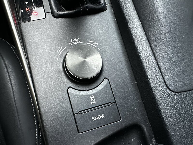 2016 Lexus IS 200t - Photo 48 - Vista, CA 92084