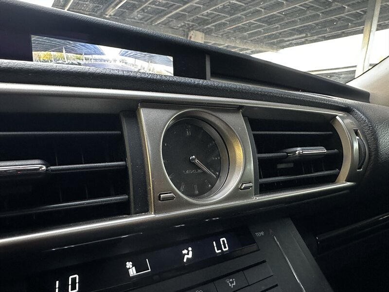 2016 Lexus IS 200t - Photo 46 - Vista, CA 92084