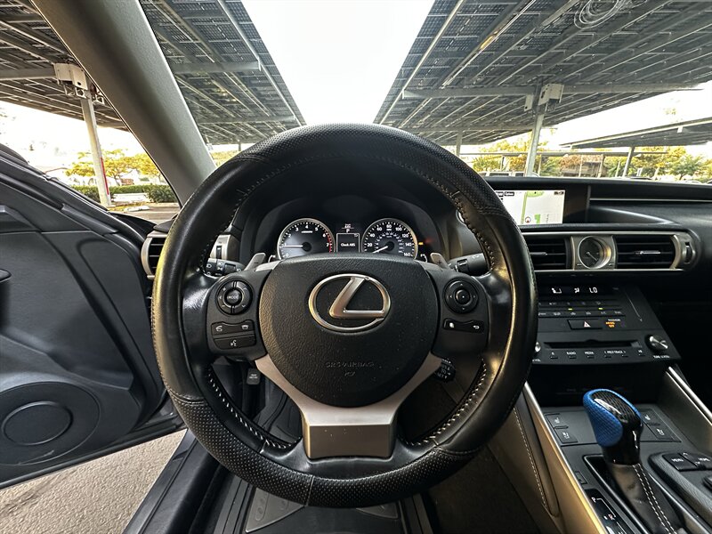 2016 Lexus IS 200t - Photo 39 - Vista, CA 92084