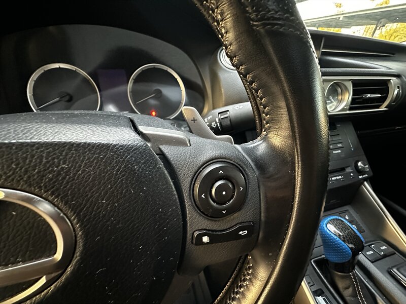 2016 Lexus IS 200t - Photo 42 - Vista, CA 92084