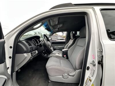 2015 Toyota Tacoma PreRunner V6   - Photo 13 - Vista, CA 92084