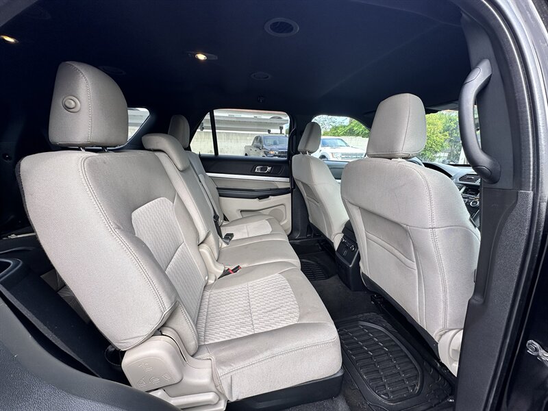 2019 Ford Explorer * LOW MILES * 4 CYLINDER * GAS SAVER * 7 SEATER * - Photo 27 - Vista, CA 92084
