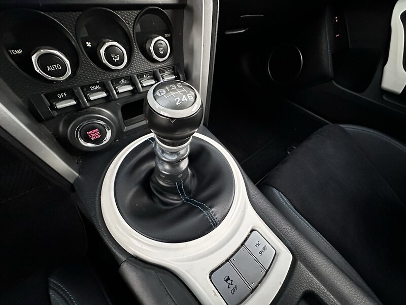 2016 Subaru BRZ Series.HyperBlue * CUSTOM RIMS * 6 SPEED * - Photo 24 - Vista, CA 92084