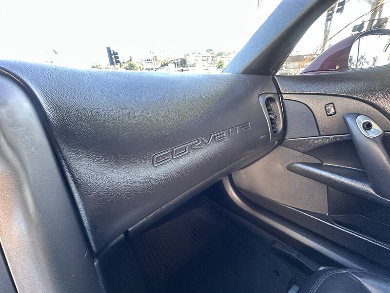2006 Chevrolet Corvette   - Photo 10 - Vista, CA 92084