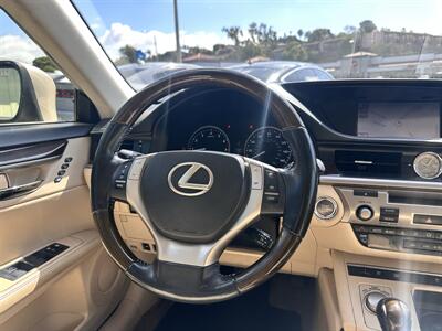 2014 Lexus ES 350   - Photo 18 - Vista, CA 92084