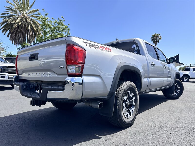 2017 Toyota Tacoma TRD Off-Road - Photo 6 - Vista, CA 92084