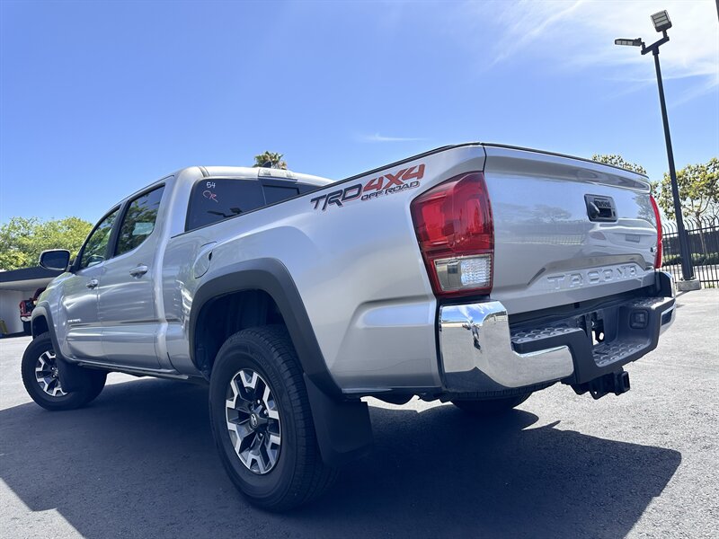 2017 Toyota Tacoma TRD Off-Road - Photo 12 - Vista, CA 92084