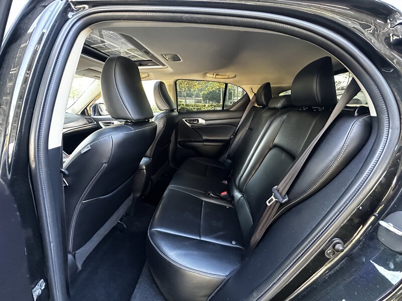 2017 Lexus CT 200h - Photo 32 - Vista, CA 92084