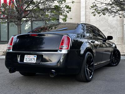 2013 Chrysler 300 C   - Photo 4 - Vista, CA 92084