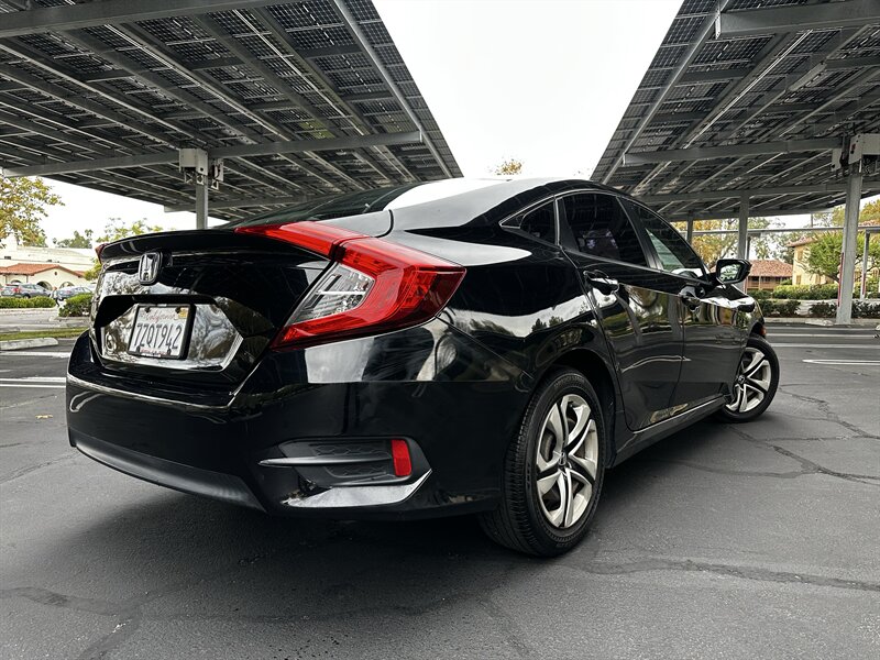 2017 Honda Civic LX - Photo 5 - Vista, CA 92084