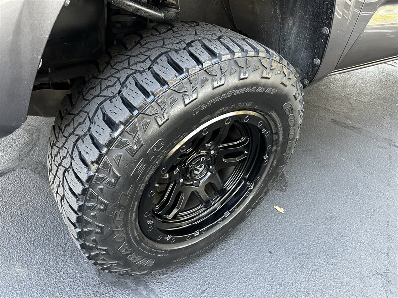 2018 Toyota Tacoma SR5 - Photo 35 - Vista, CA 92084