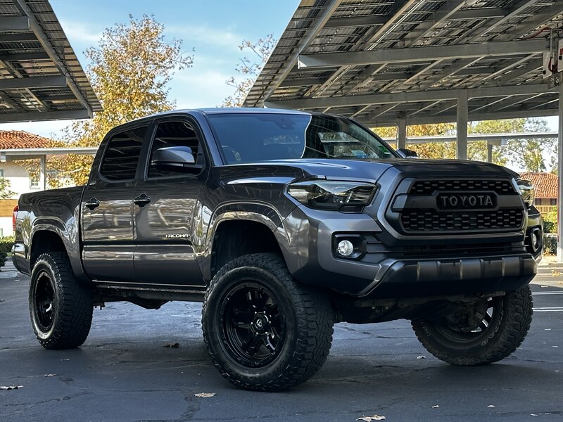 2018 Toyota Tacoma SR5   - Photo 1 - Vista, CA 92084
