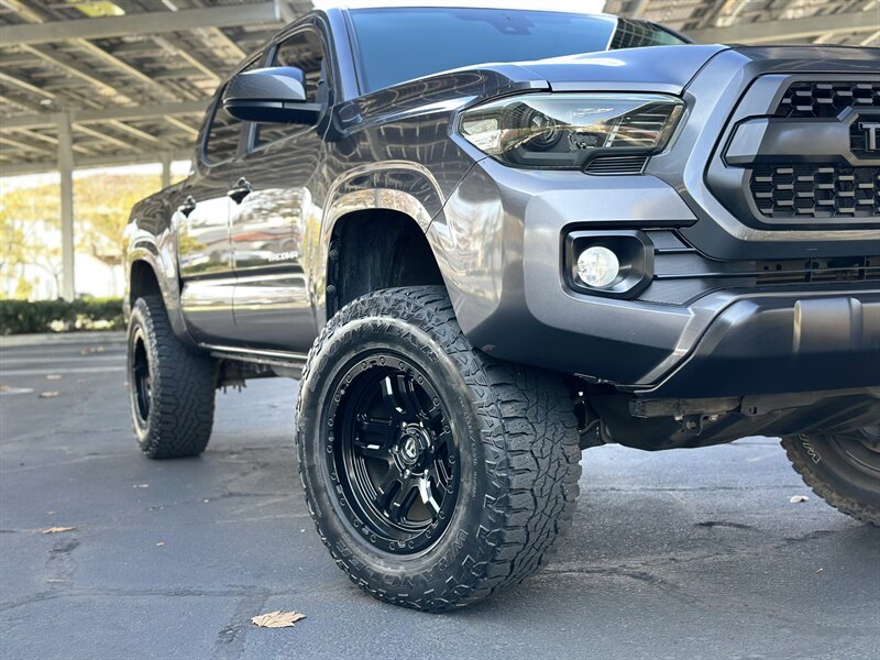 2018 Toyota Tacoma SR5 - Photo 14 - Vista, CA 92084