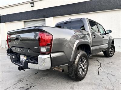 2020 Toyota Tacoma SR5 V6   - Photo 8 - Vista, CA 92084