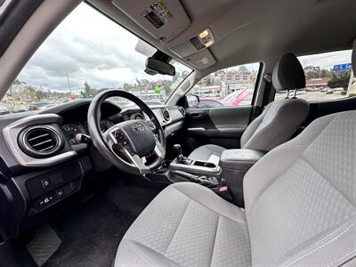 2020 Toyota Tacoma SR5 V6   - Photo 24 - Vista, CA 92084