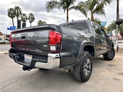 2020 Toyota Tacoma SR5 V6   - Photo 11 - Vista, CA 92084