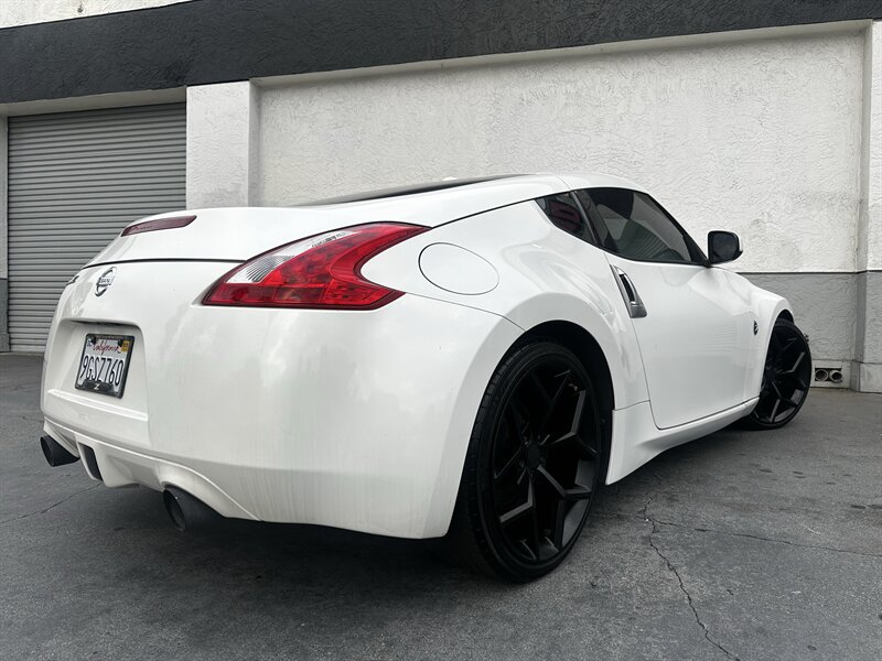 2009 Nissan 370Z Touring * LOW MILES * BLACK RIMS * EXHAUST * - Photo 10 - Vista, CA 92084