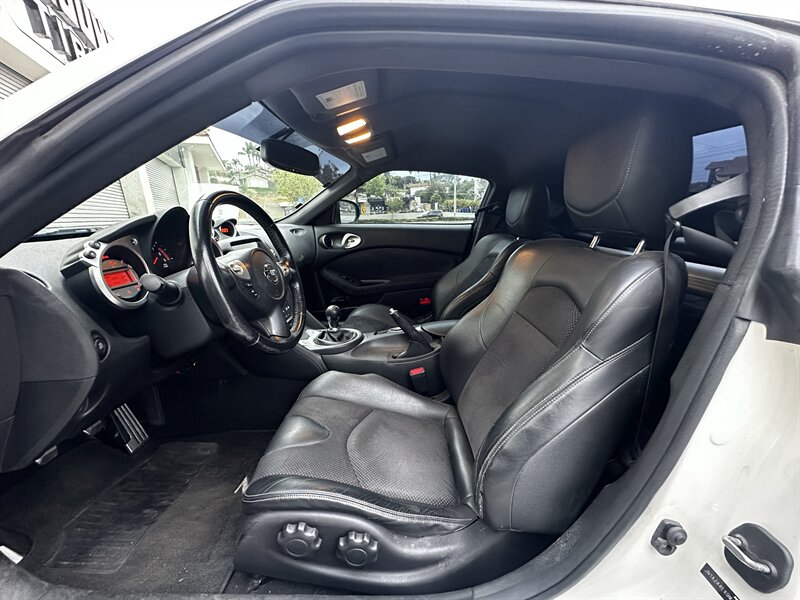 2009 Nissan 370Z Touring * LOW MILES * BLACK RIMS * EXHAUST * - Photo 17 - Vista, CA 92084