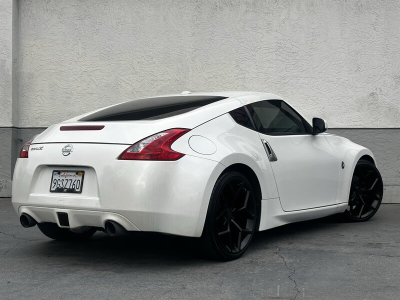2009 Nissan 370Z Touring * LOW MILES * BLACK RIMS * EXHAUST * - Photo 2 - Vista, CA 92084