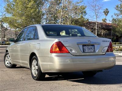 2000 Toyota Avalon XL   - Photo 4 - Vista, CA 92084