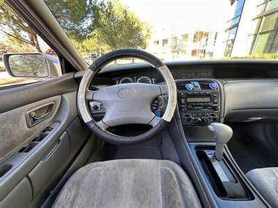 2000 Toyota Avalon XL   - Photo 13 - Vista, CA 92084