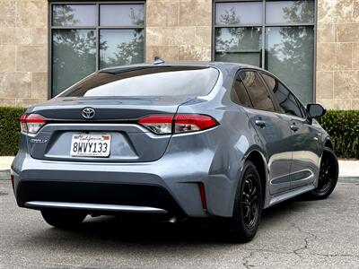 2021 Toyota Corolla Hybrid LE   - Photo 2 - Vista, CA 92084