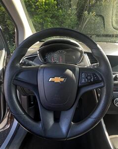 2018 Chevrolet Trax LS - Photo 9 - Wahiawa, HI 96786
