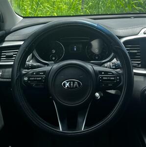 2016 Kia Sorento L - Photo 8 - Wahiawa, HI 96786