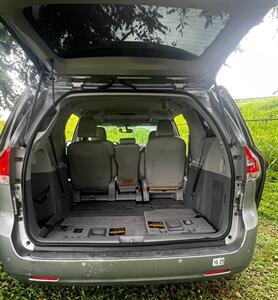 2011 Toyota Sienna XLE 8-Passenger - Photo 8 - Wahiawa, HI 96786